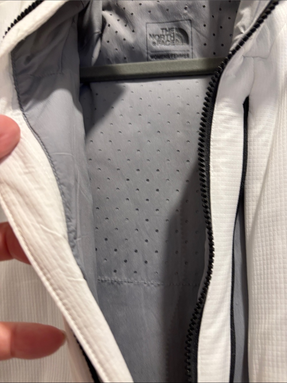 Noth Face Lightweight Ventrix Jacket white w/ black trim Size Med EUC - Picture 6 of 13